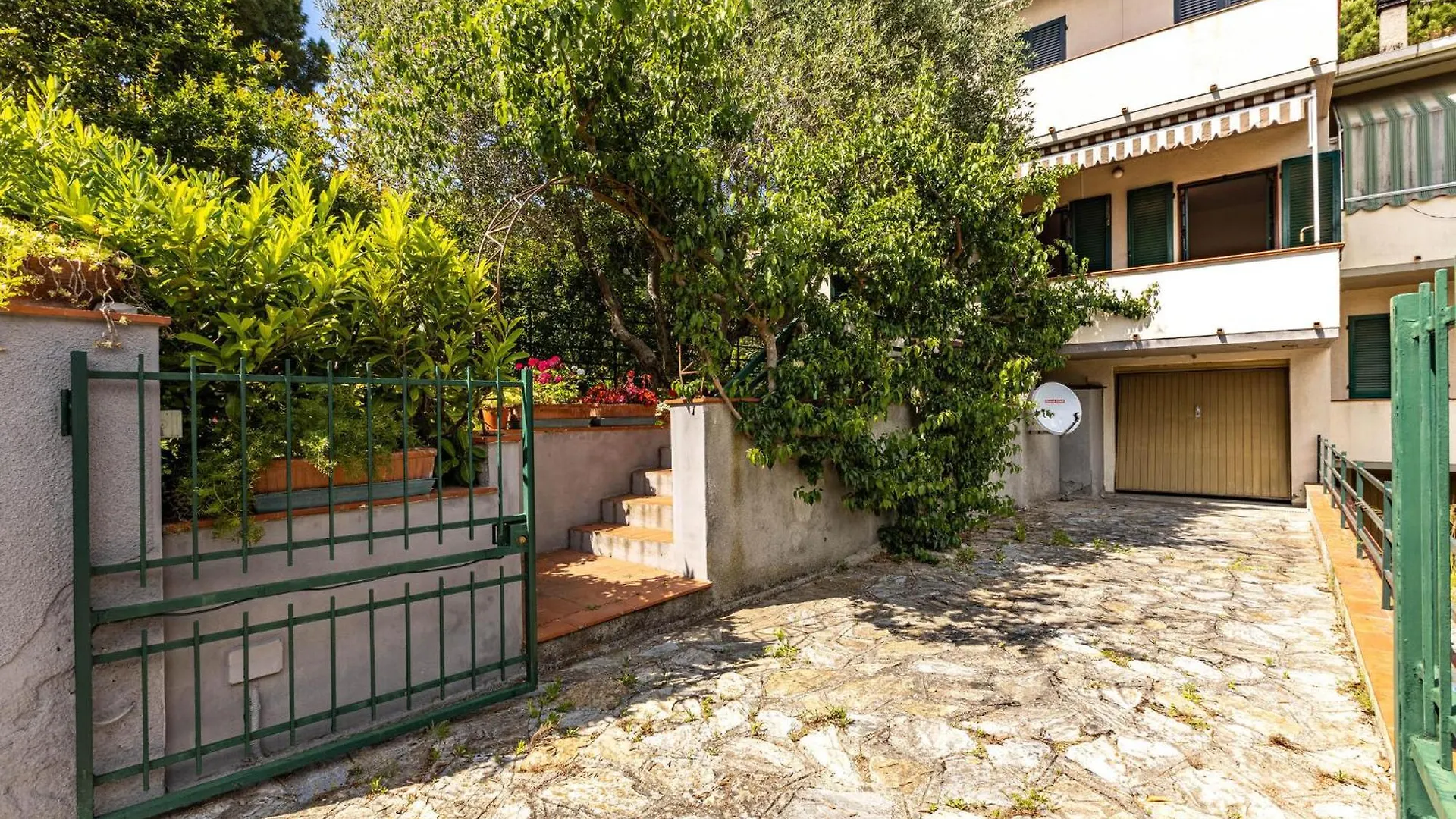 2 Bedroom Beautiful Home In Castiglioncello Feriehus